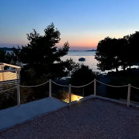 Beachhouse #1 - Buqez 別荘 *