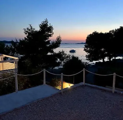Beachhouse #1 - Buqez Holiday home *