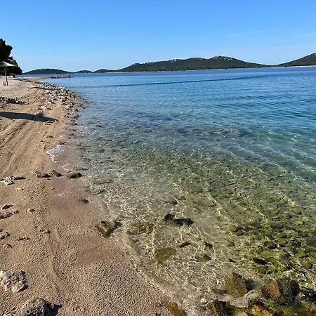 Beachhouse #1 - Buqez *